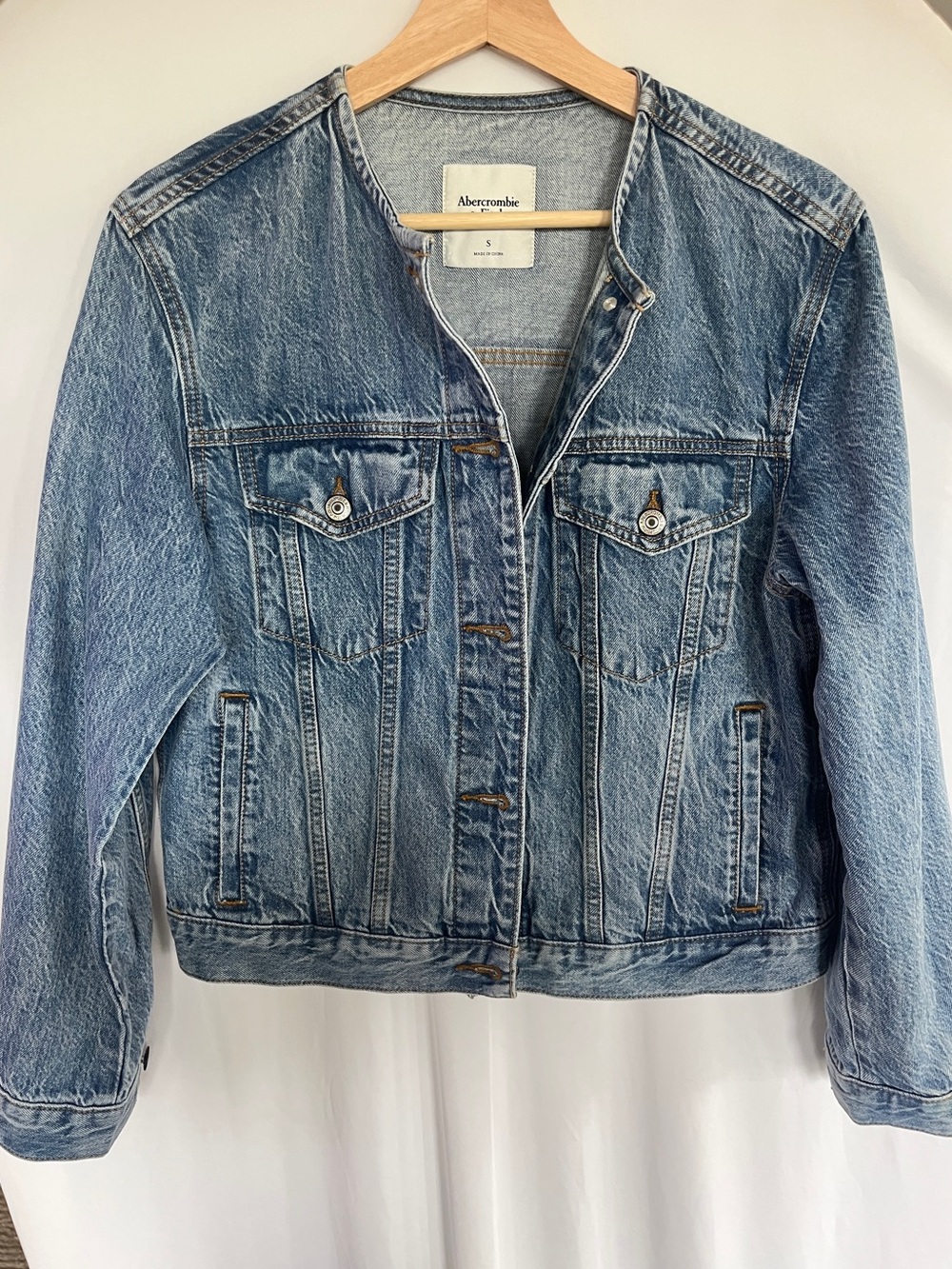 Abercrombie & Fitch Vintage Wash Blue Denim Jacket - Women - NWOT